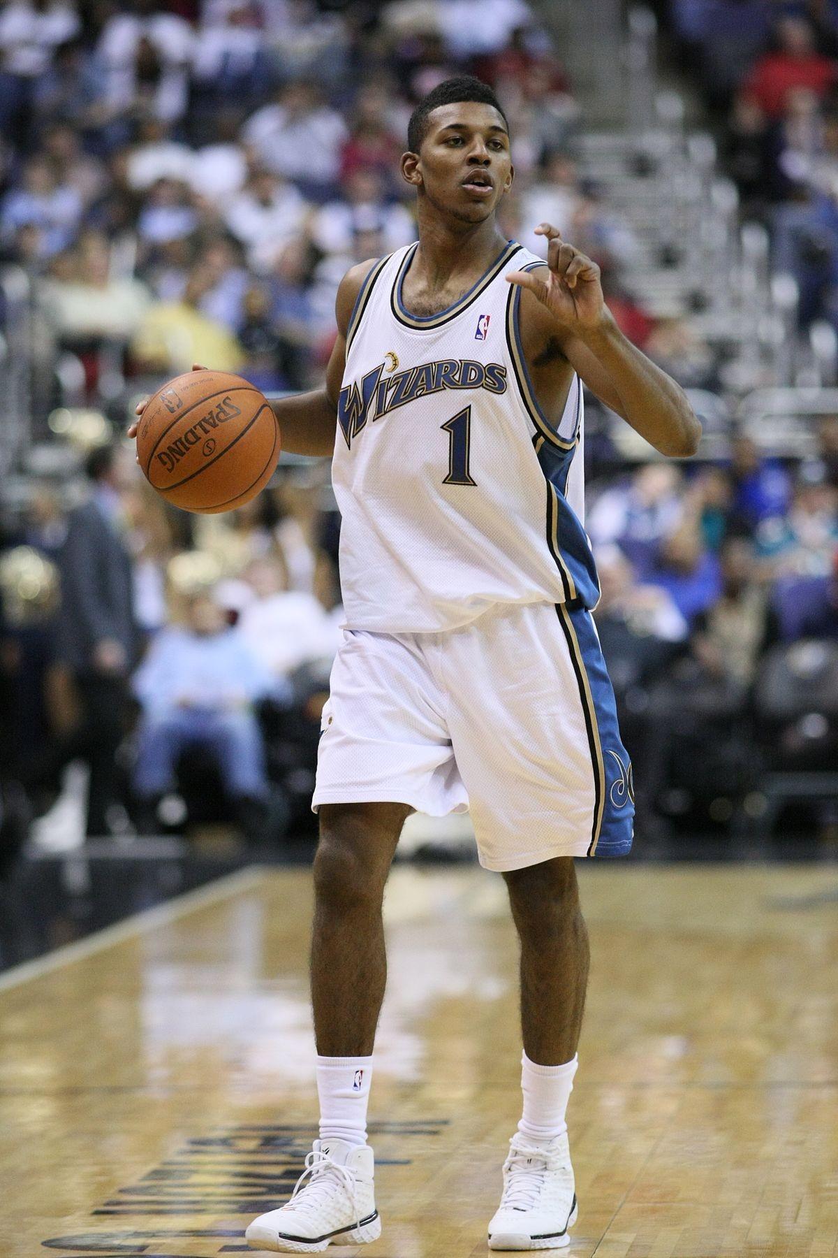 本轮欧冠最佳阵容：姆巴佩、维蒂尼亚领衔，赖斯、库库在列（本轮欧冠最佳阵容公布：姆巴佩、维蒂尼亚压阵，赖斯、库库上榜）