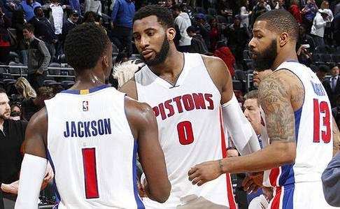 队报评法甲第14轮最佳阵：托万助朗斯登顶领衔，巴黎无人入选（队报评选法甲第14轮最佳阵容：托万引领朗斯登顶，巴黎无一入围）